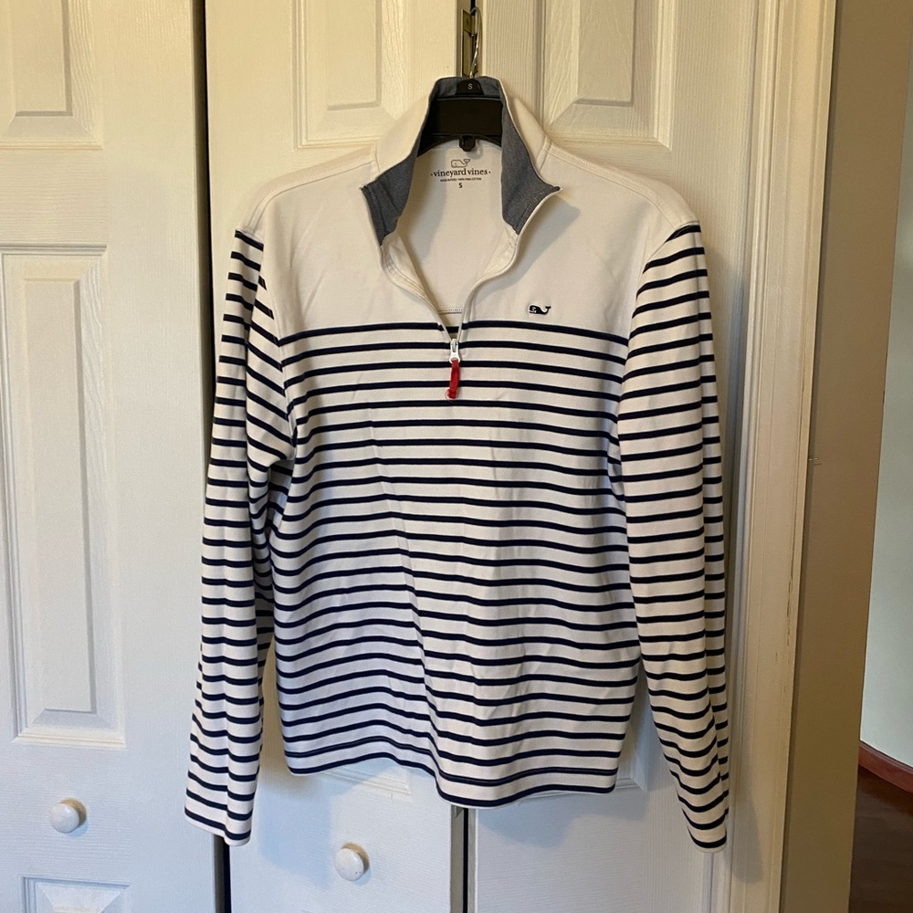 Vineyard Vines quarter zip sweatshirt